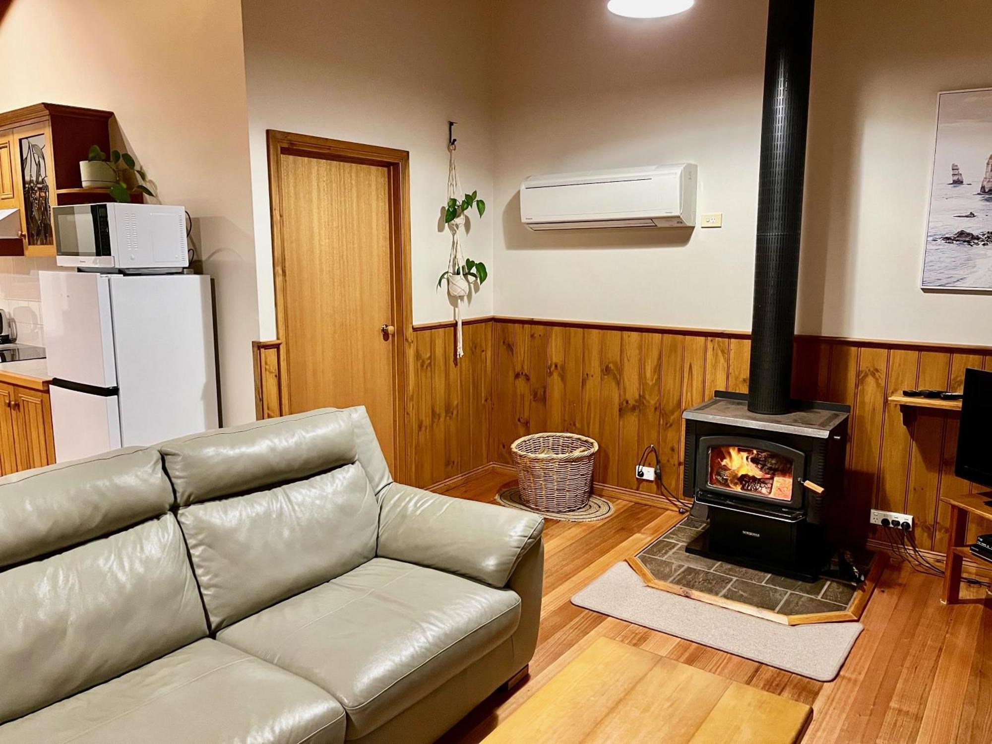 Daysy Hill Country Cottages Port Campbell Zimmer foto